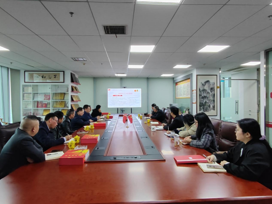 嘉兴重庆商会传达学习全国两会精神主题党日活动